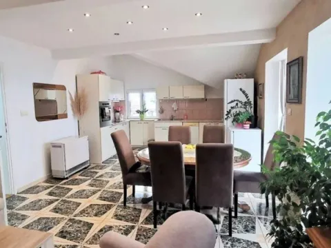 Prodaja, stan, 102m², Tivat, Crna Gora - image 3