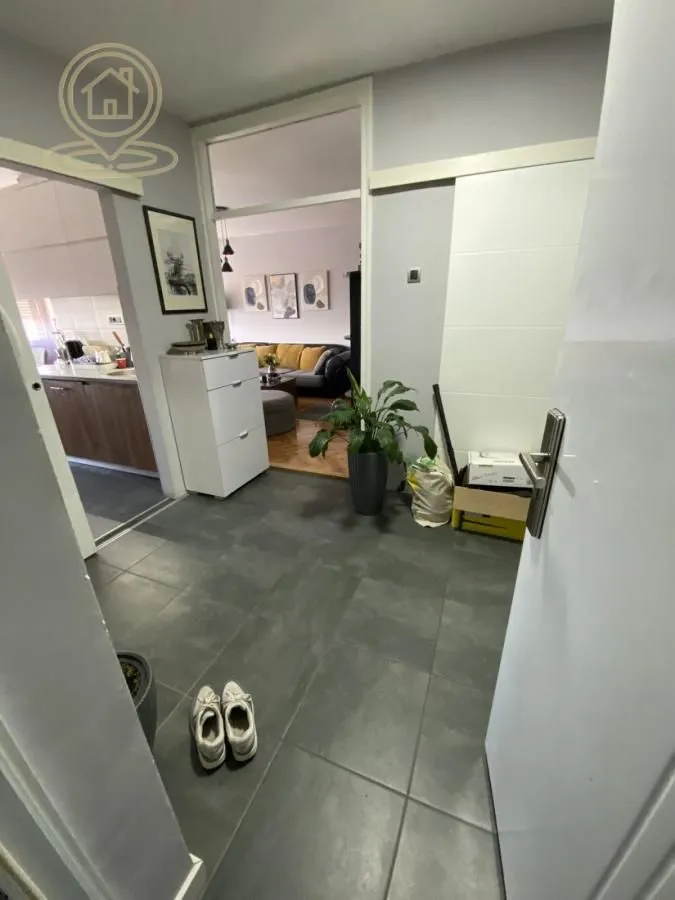 Prodaja, trosoban stan, 70m², Medijana, Niš