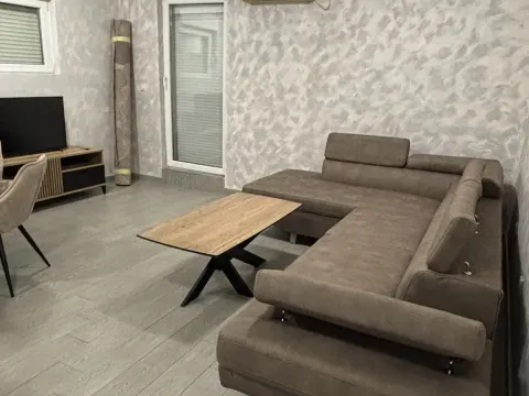 Izdavanje, jednosoban stan, 45m², Tološi, Podgorica