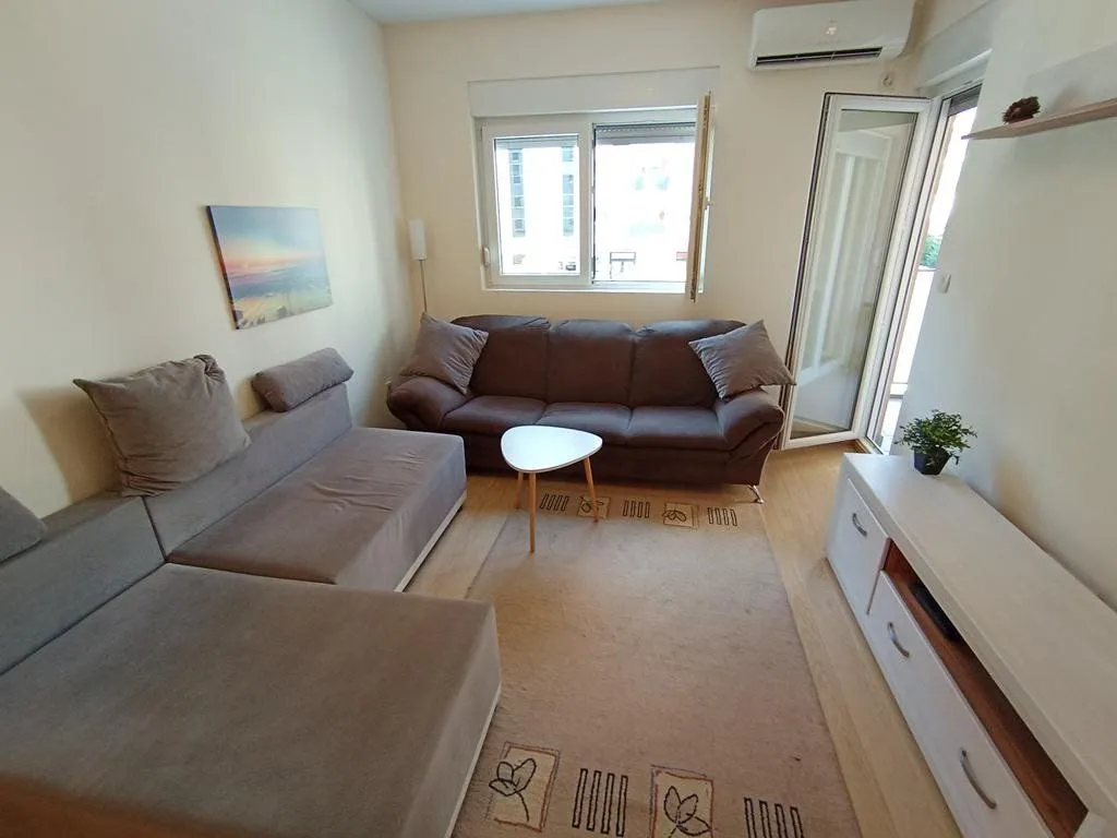 Izdavanje, jednosoban stan, 48m², City Kvart, Podgorica