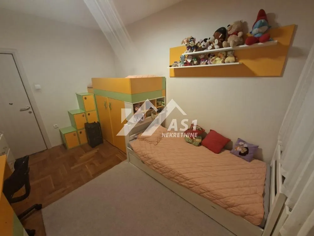 Izdavanje, četvorosoban stan, 82m², Bulevar Evrope, Novi Sad Sve Podlokacije
