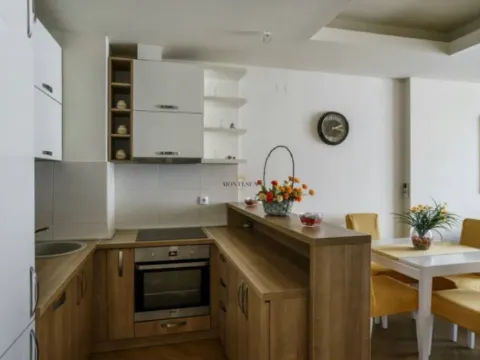 Izdavanje, jednosoban stan, 50m², Budva, Crna Gora