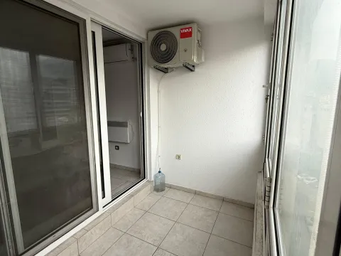 Rent, three bedroom apartment, 100m², Centar, Bar - image 8