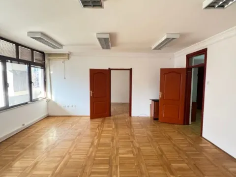Rent, office space, 92m², Preko Morače, Podgorica - image 11