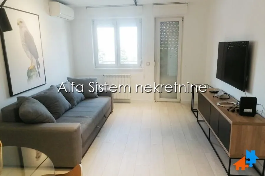 Izdavanje, trosoban stan, 69m², Sarajevska, Beograd