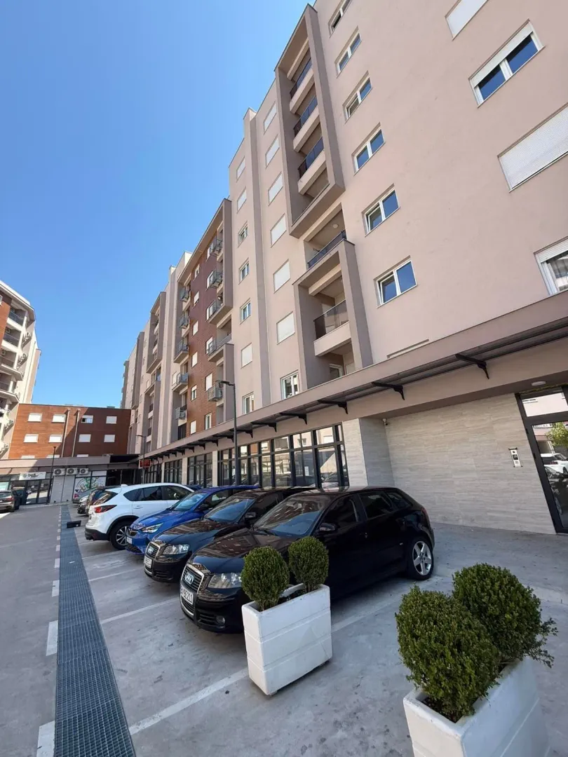 Sale, office space, 100m², Stari Aerodrom, Podgorica