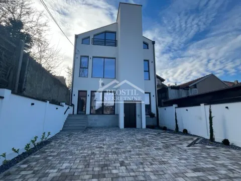 Izdavanje, poslovni prostor, 110m², Centar, Smederevo - image 4