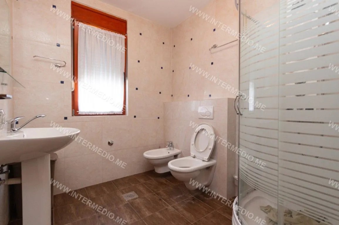 Sale, two bedroom apartment, 80m², Đenovići, Herceg Novi