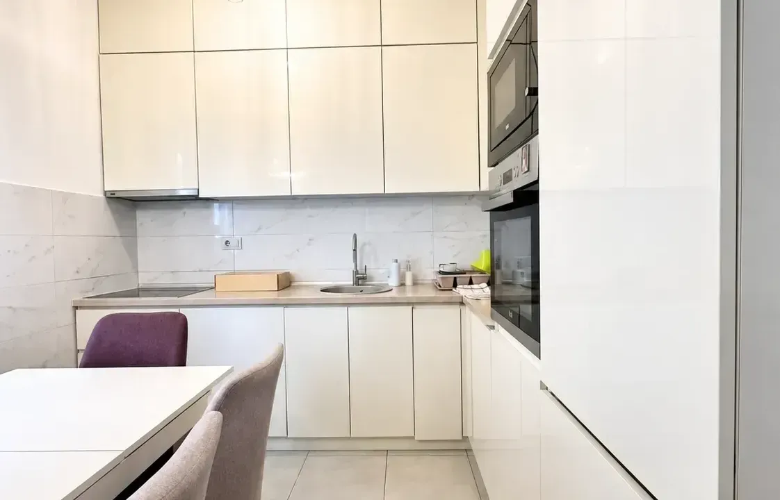 Izdavanje, dvosoban stan, 72m², Blok 9, Podgorica