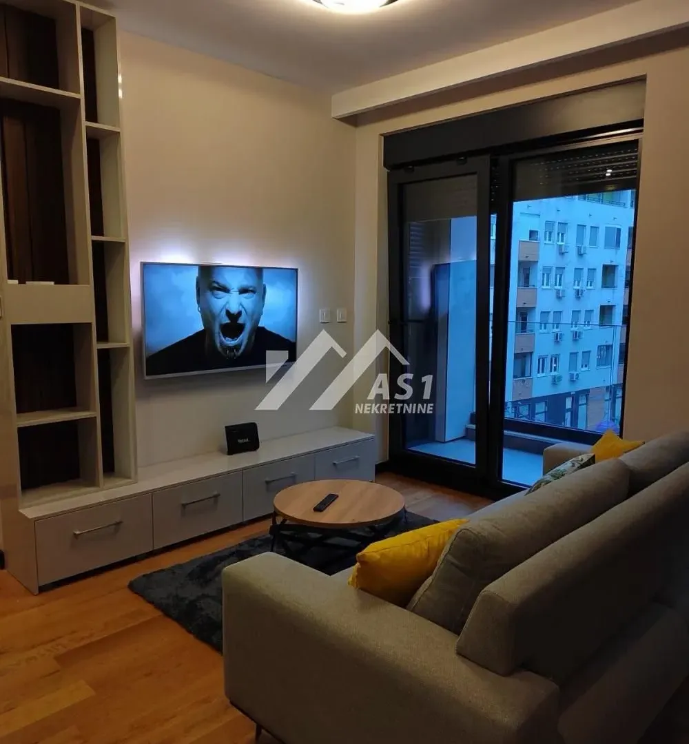 Izdavanje, dvosoban stan, 45m², Rotkvarija, Novi Sad Sve Podlokacije