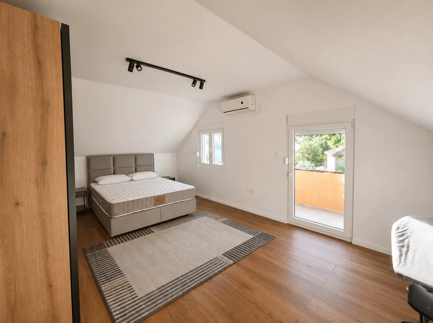 Rent, one bedroom apartment, 65m², Boka Place, Tivat