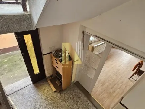 Prodaja, kuća, 303m², Pecinci, Srbija - image 9