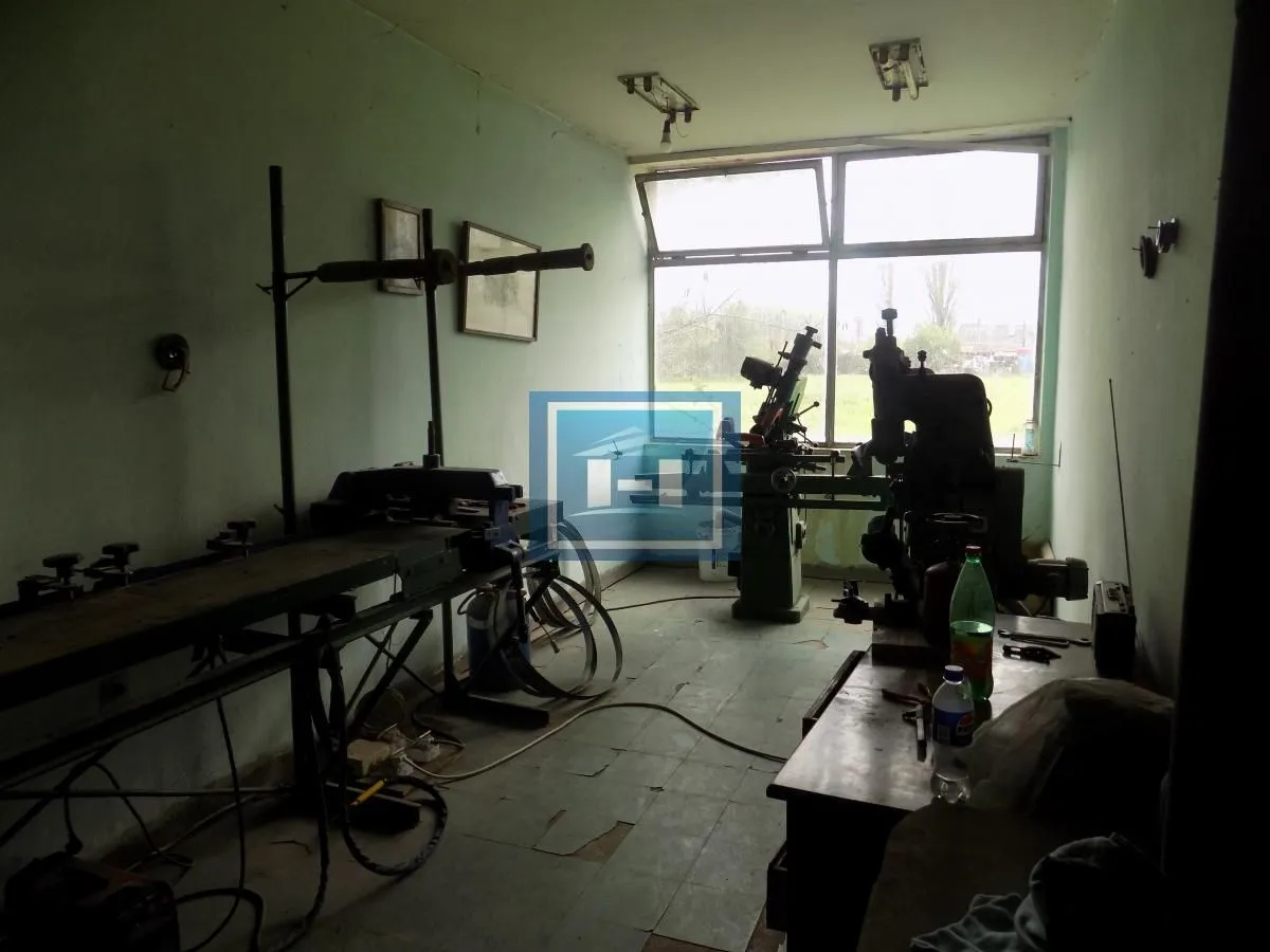 Sale, office space, 1180m², Žabare, Paraćin