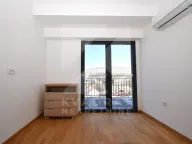 Izdavanje, četvorosoban stan, 150m2, Tološi, Podgorica