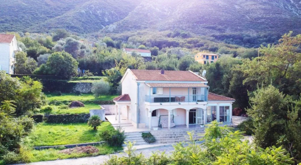 Prodaja, kuća, 300m², Prčanj, Kotor