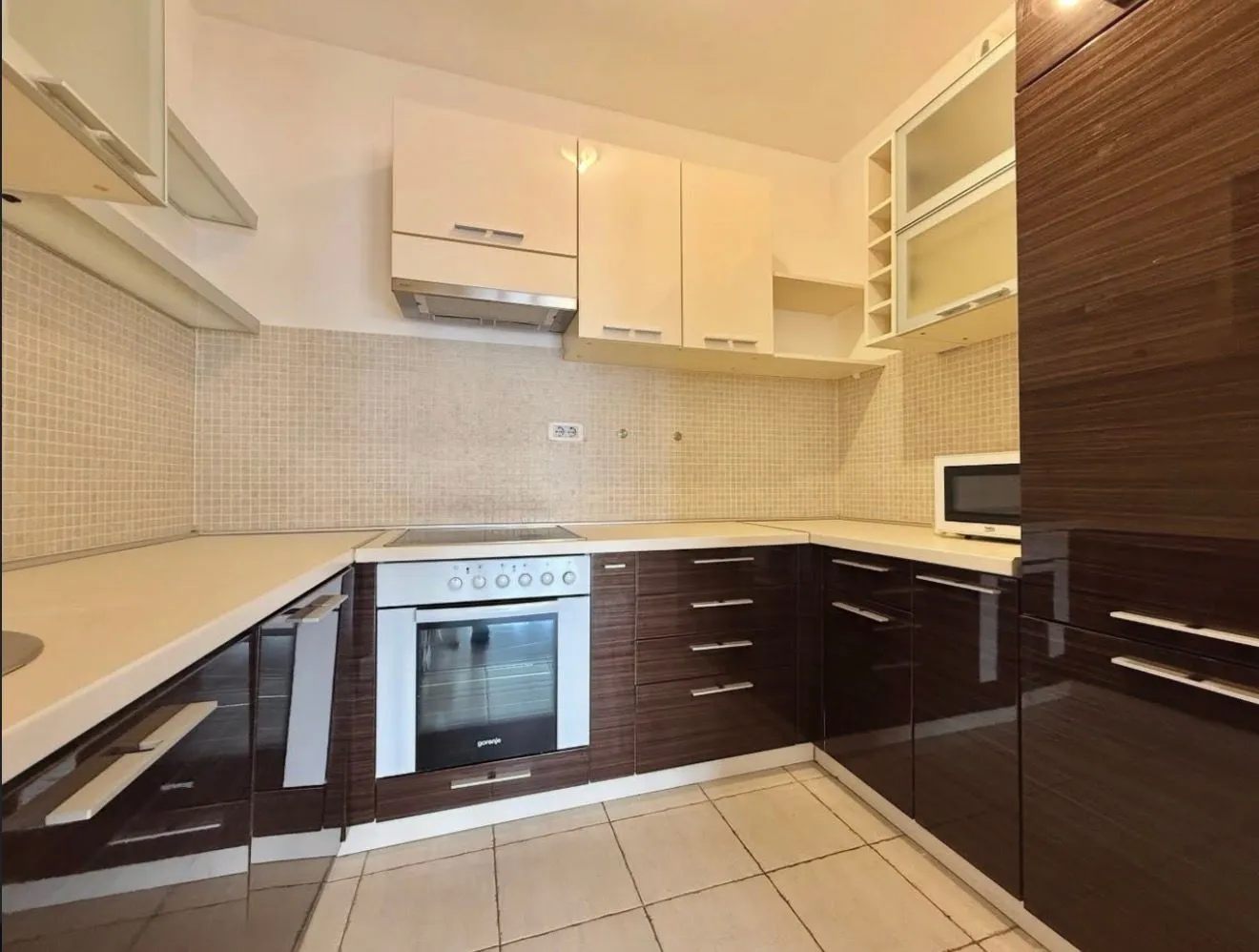 Sale, four bedroom apartment, 220m², Preko Morače, Podgorica