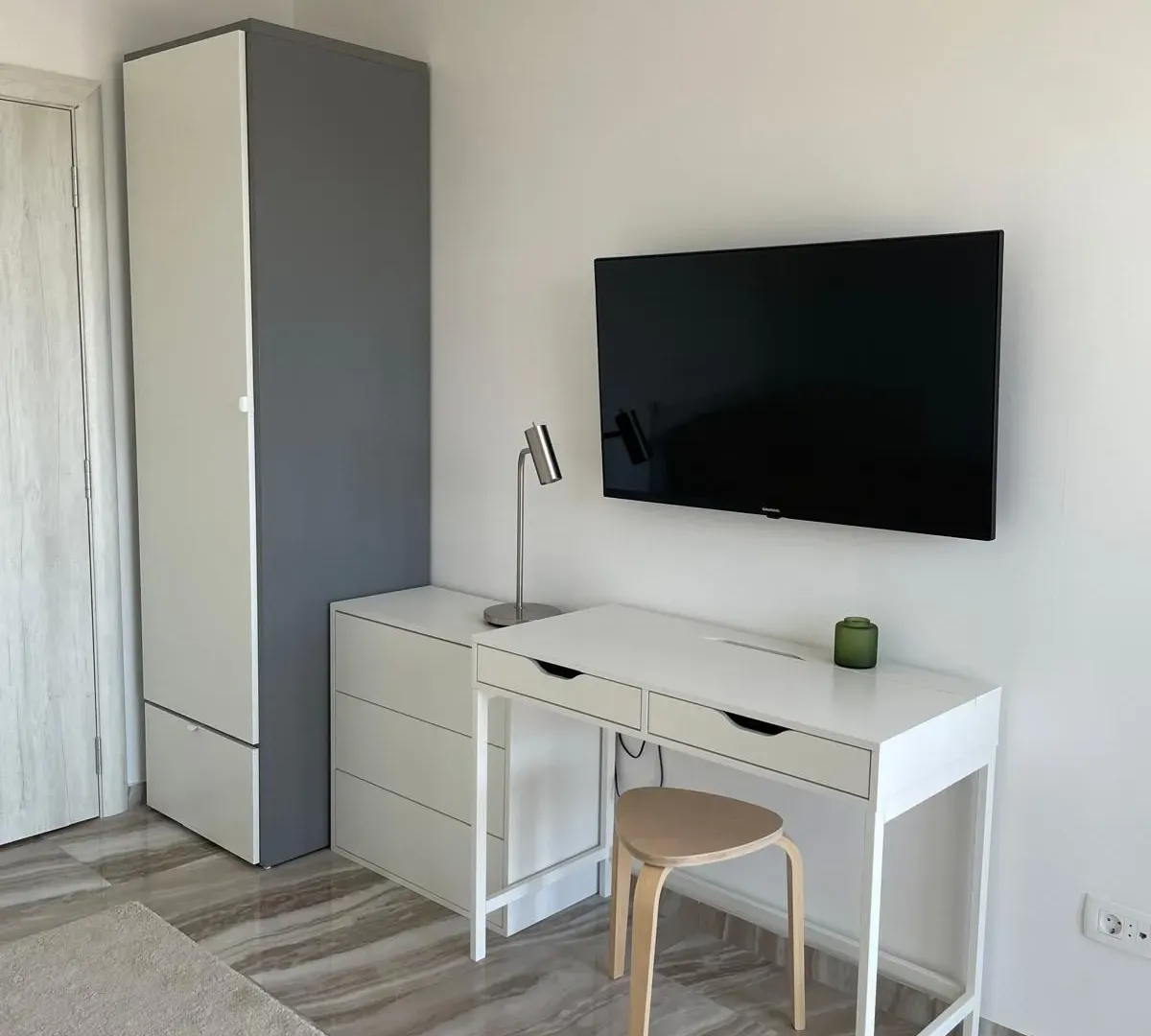 Izdavanje, trosoban stan, 81m², Pod Kuk, Tivat
