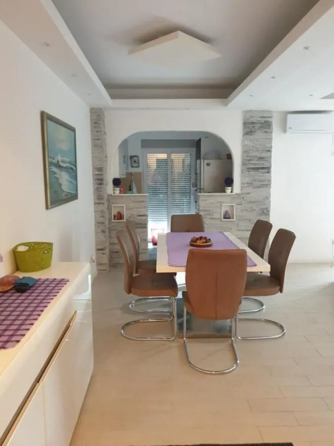 Sale, two bedroom apartment, 83m², Petrovac, Budva