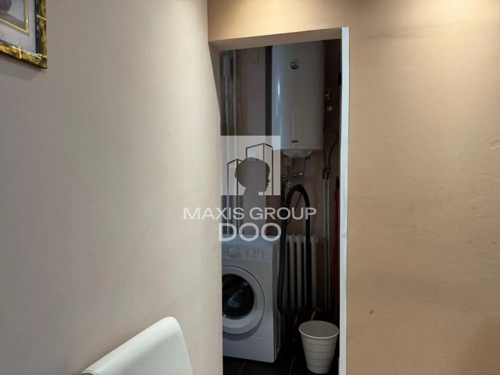 Izdavanje, jednosoban stan, 40m², Savski Venac, Beograd