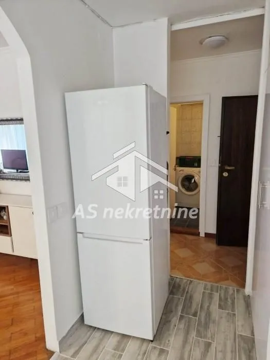 Izdavanje, četvorosoban stan, 102m², Vračar Hram, Vračar Sve Podlokacije