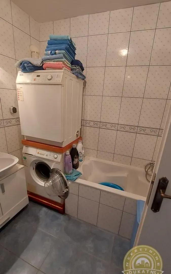 Prodaja, kuća, 340m², Veternik, Novi Sad Sve Podlokacije