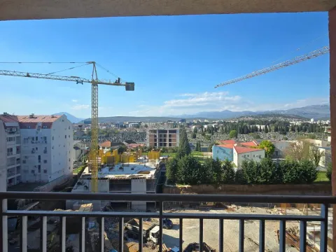 Izdavanje, jednosoban stan, 46m², Stari Aerodrom, Podgorica - image 2