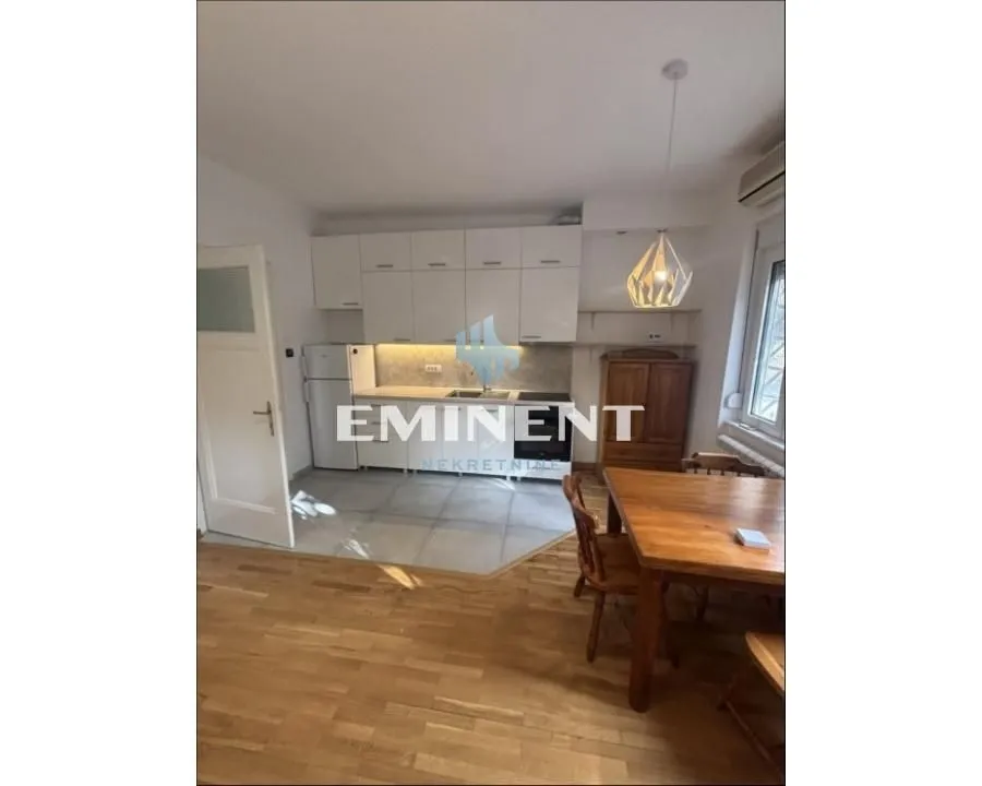 Izdavanje, dvosoban stan, 48m², Zemun Centar, Zemun Sve Podlokacije