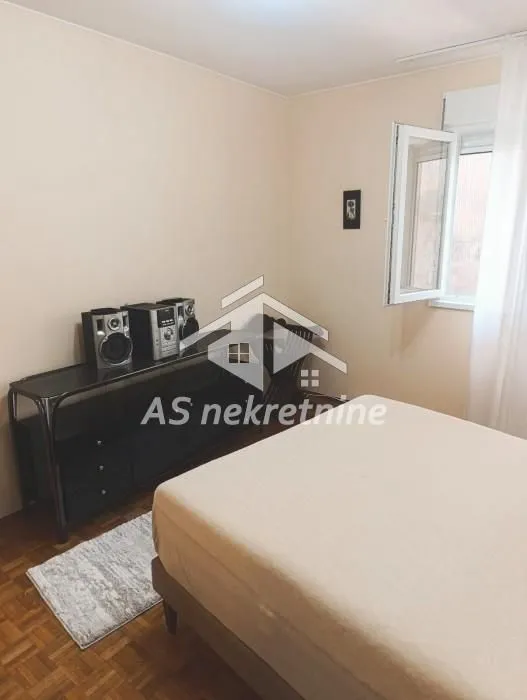 Rent, two bedroom apartment, 48m², Kalenić Pijaca, Vračar Sve Podlokacije