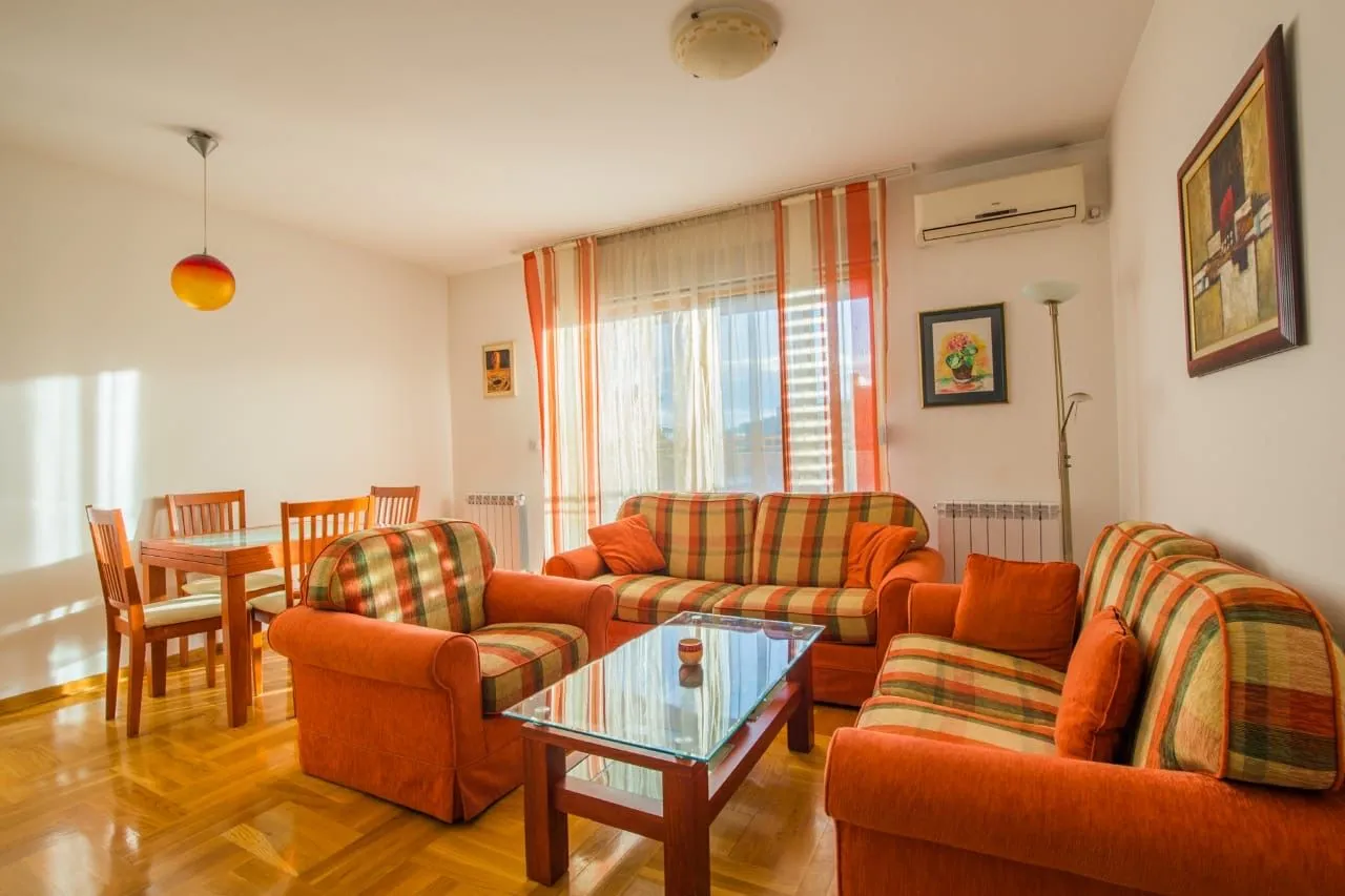 Izdavanje, dvosoban stan, 69m², Preko Morače, Podgorica