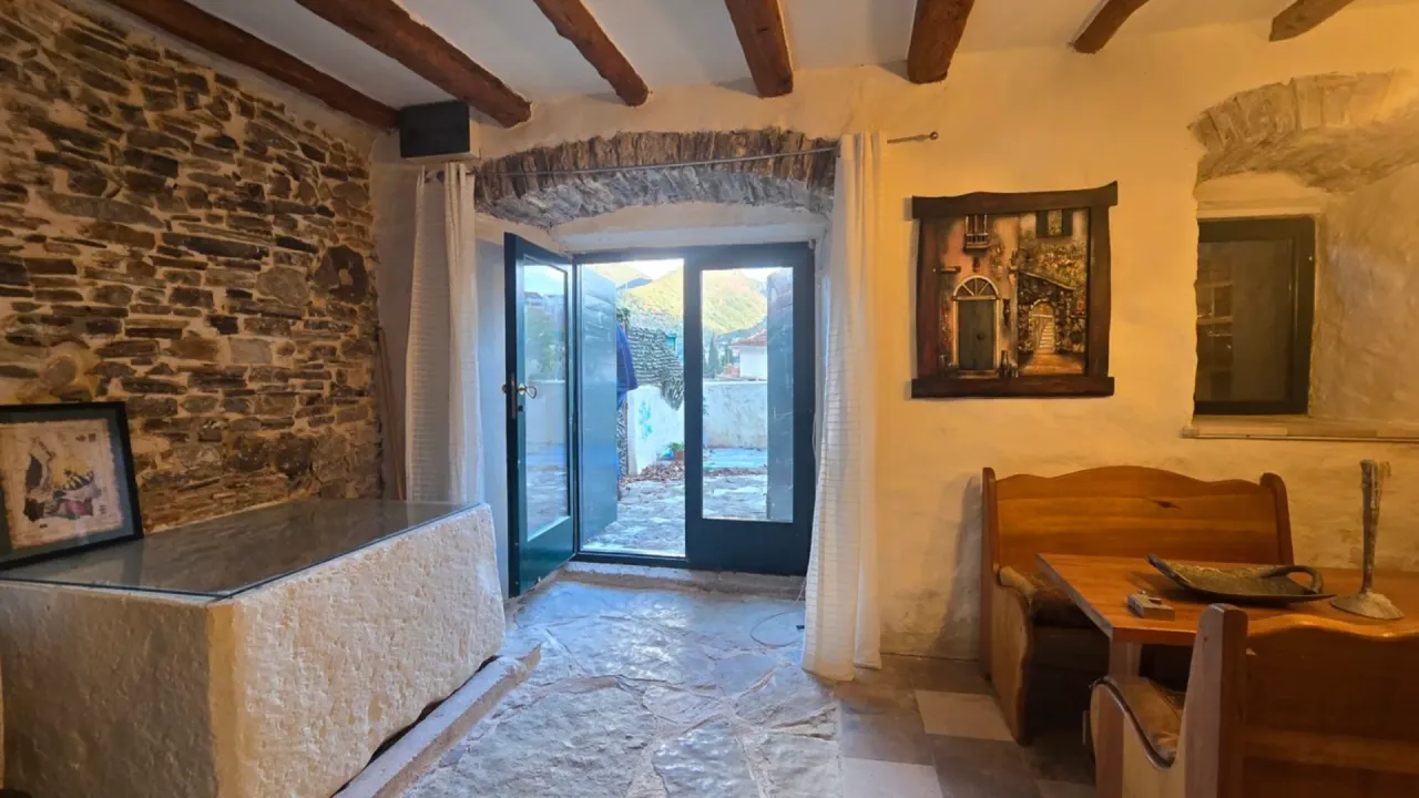 Sale, house, 180m², Kamenari, Herceg Novi