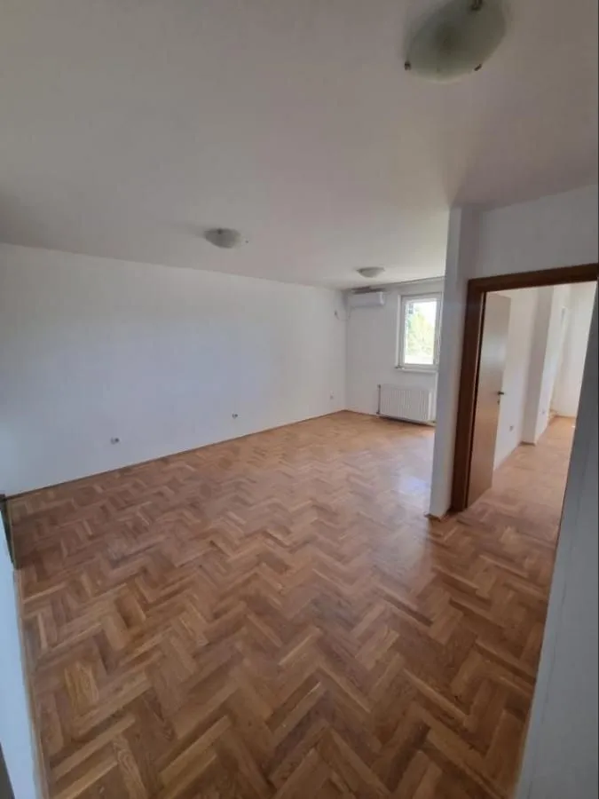 Izdavanje, jednosoban stan, 53m², Bulevar patrijarha Pavla, Novi Sad Sve Podlokacije