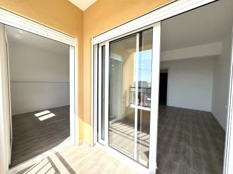 Prodaja, jednosoban stan, 46m², Centar, Bar - image 3