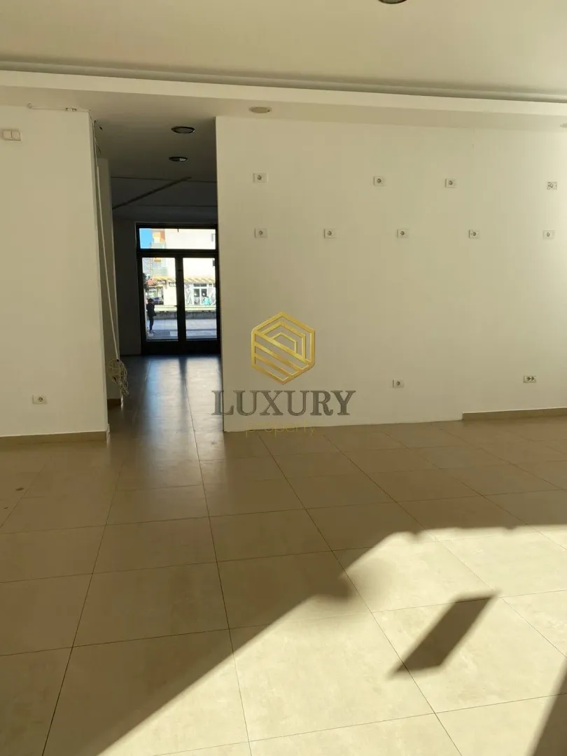 Rent, three bedroom apartment, 145m², City Kvart, Podgorica