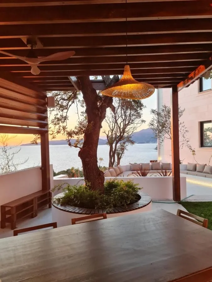 Sale, house, 300m², Reževići, Budva