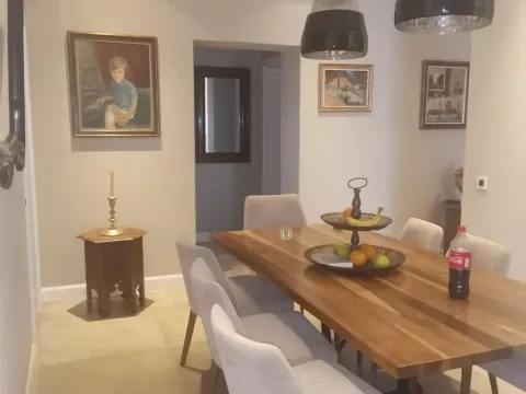 Prodaja, četvorosoban stan, 135m², Zemun Cara Dušana, Zemun Sve Podlokacije - image 2