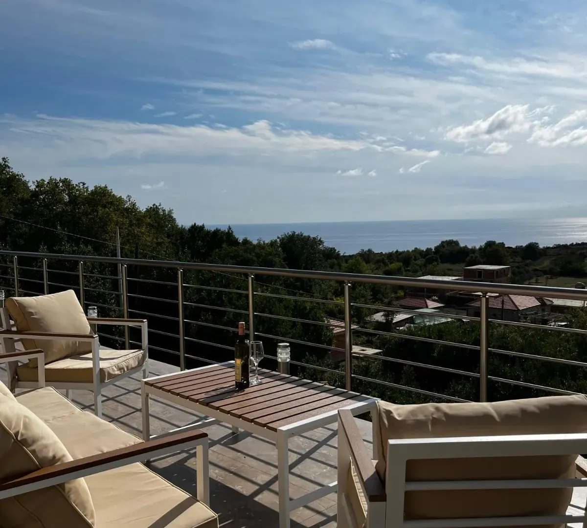 Izdavanje, kuća, 63m², Krimovica, Kotor