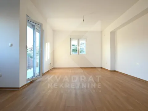 Rent, two bedroom apartment, 60m², Zelenika, Podgorica - image 2