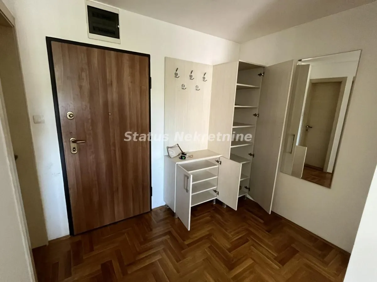 Izdavanje, dvosoban stan, 48m², Bulevar Oslobodjenja, Novi Sad Sve Podlokacije
