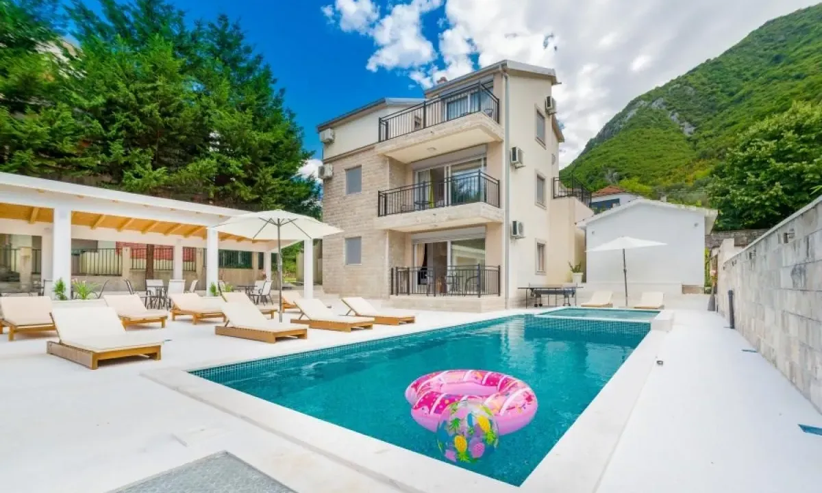 Prodaja, kuća, 240m², Stoliv, Kotor