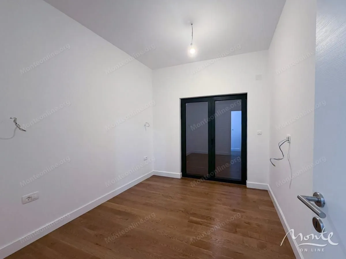 Prodaja, dvosoban stan, 70m², Tivat, Crna Gora