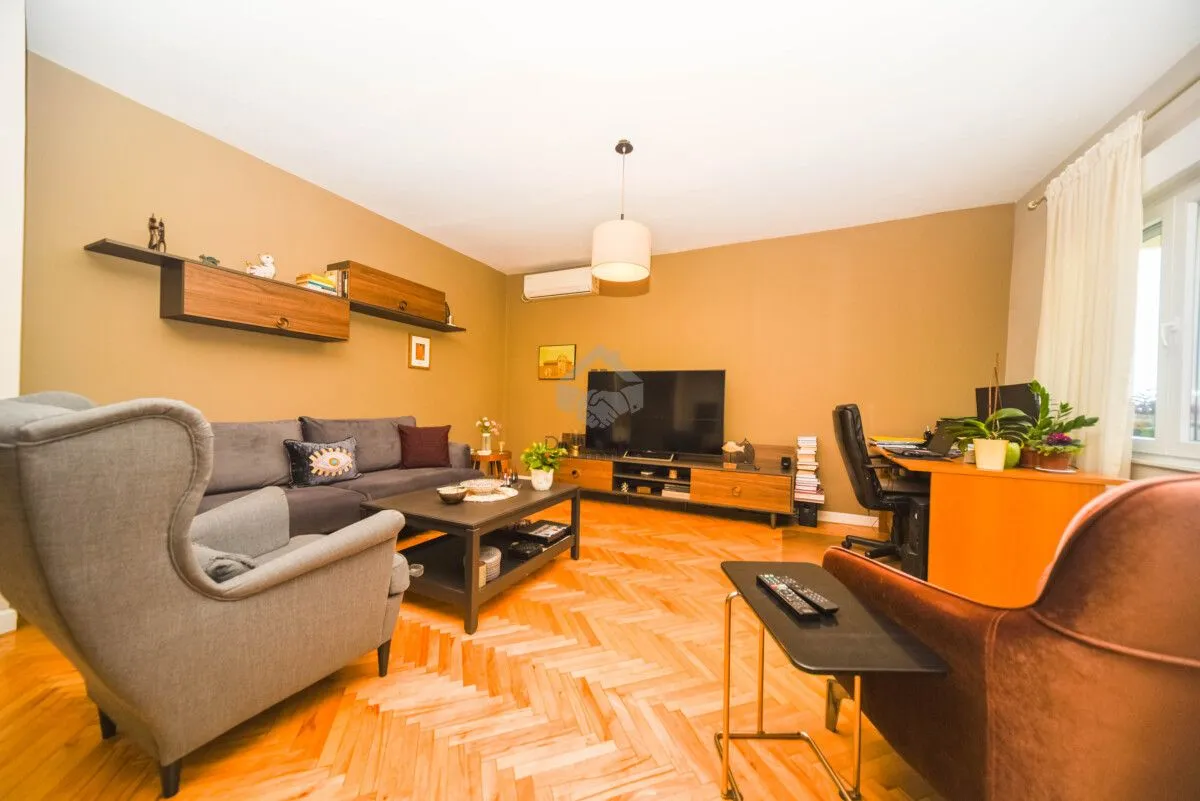 Prodaja, jednosoban stan, 67m², Blok 6, Podgorica