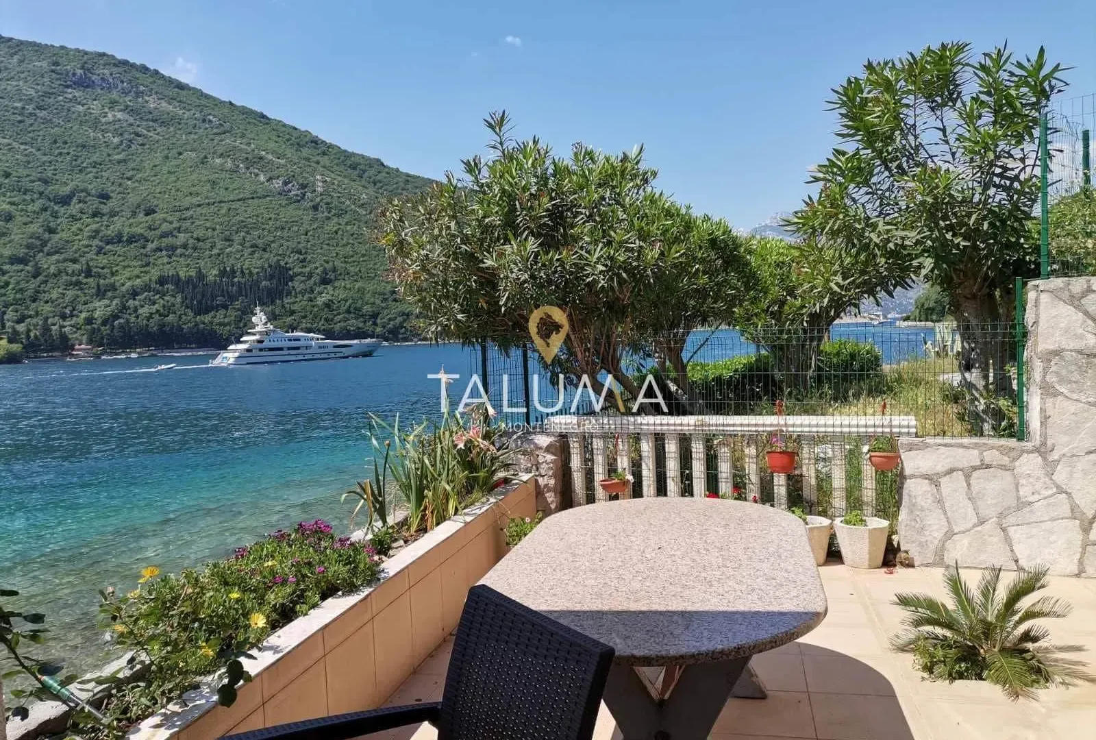 Prodaja, kuća, 240m², Lepetani, Tivat