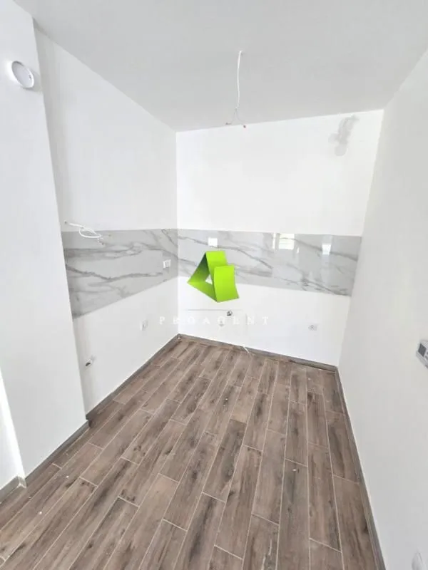 Prodaja, dvosoban stan, 70m², Pantelej, Niš