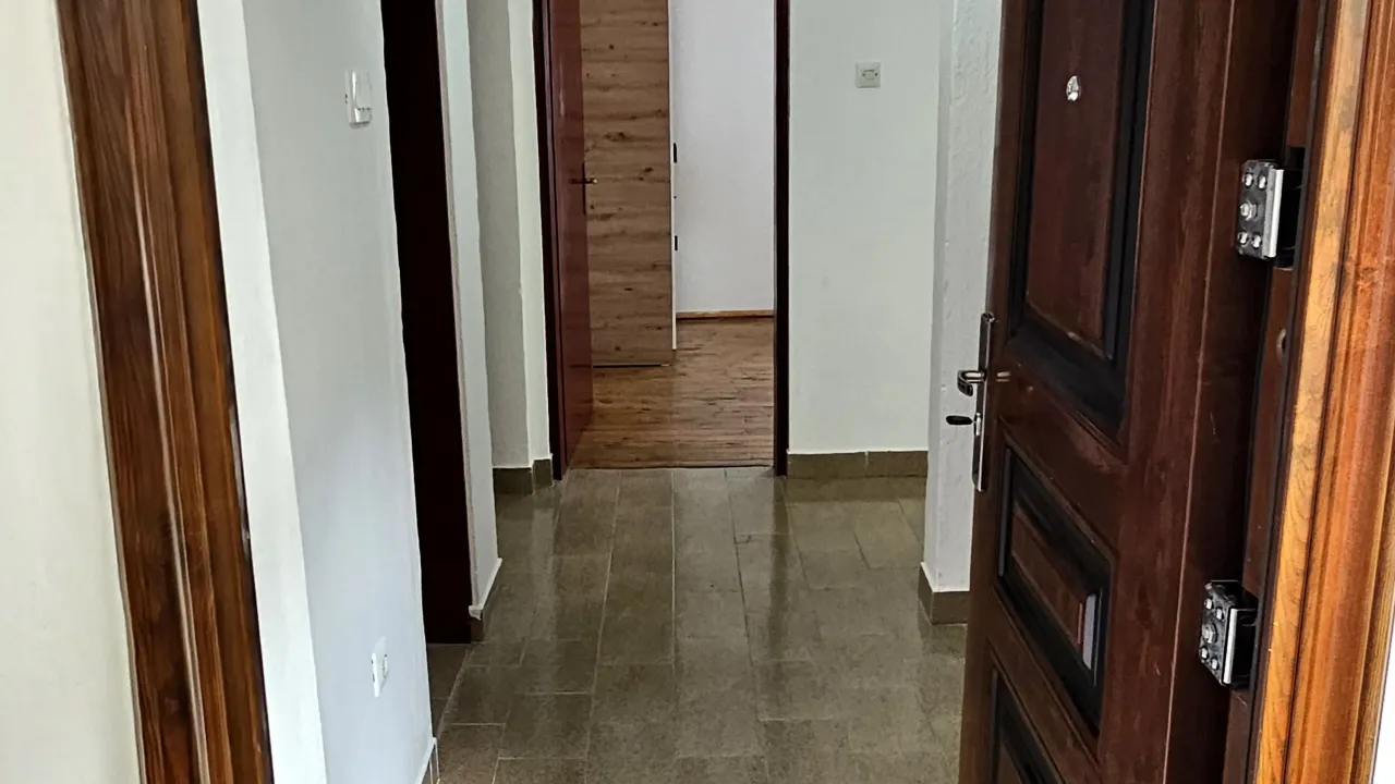 Rent, two bedroom apartment, 75m², Dobrota, Kotor