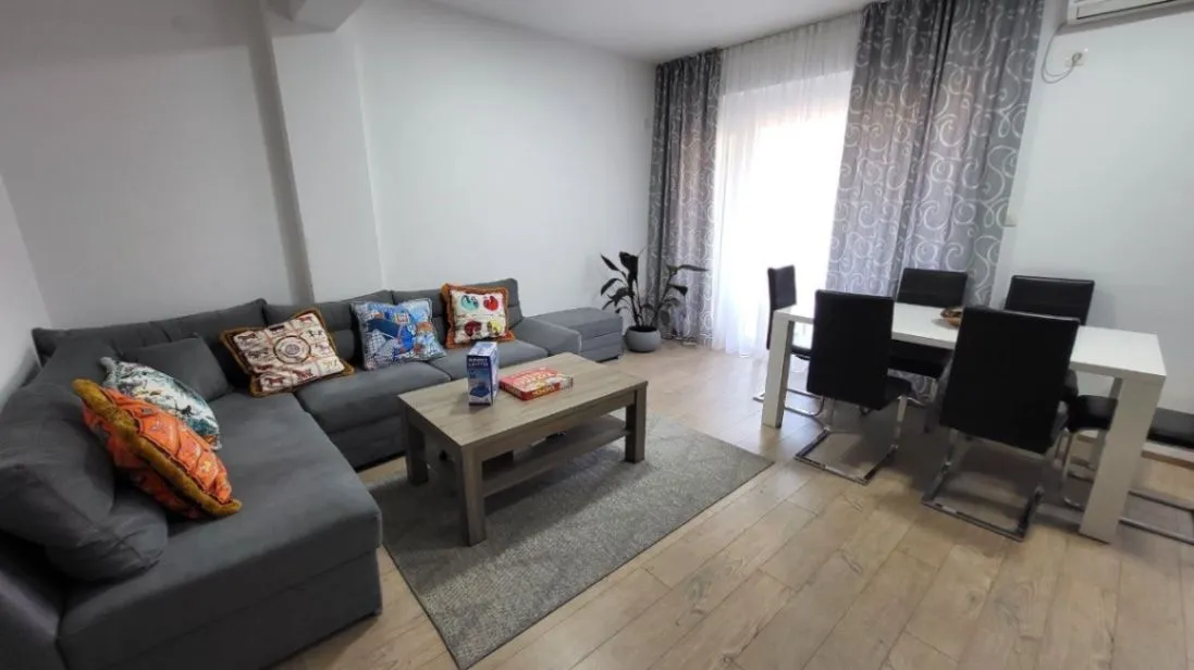 Rent, two bedroom apartment, 70m², Bečići, Budva