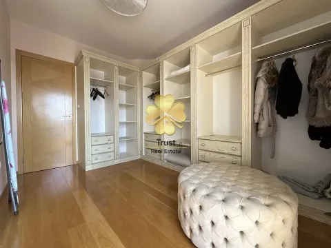 Izdavanje, trosoban stan, 110m², Momišići, Podgorica - image 14