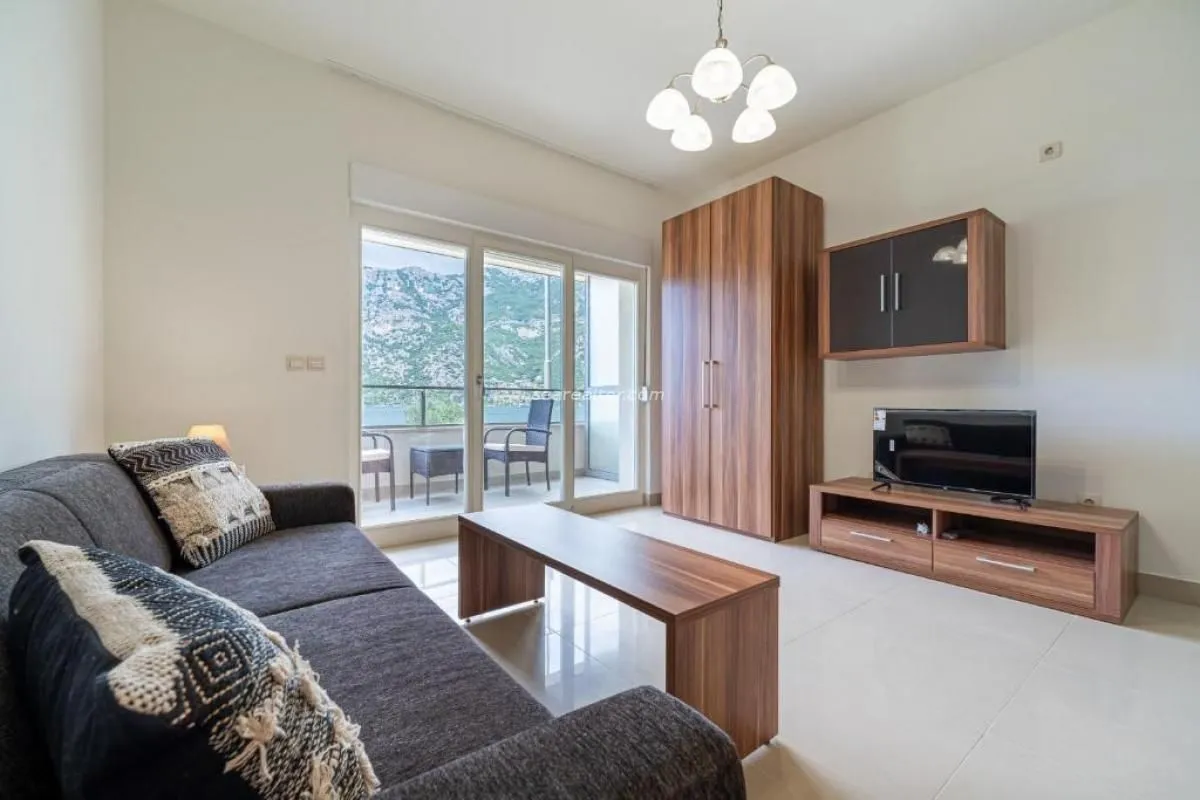 Prodaja, jednosoban stan, 33m², Risan, Kotor