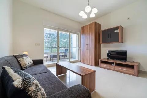 Prodaja, jednosoban stan, 33m², Risan, Kotor - image 2