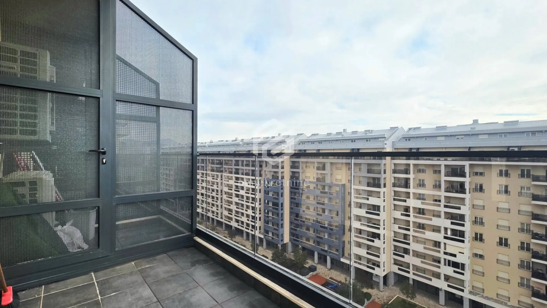 Izdavanje, dvosoban stan, 85m², Master Kvart, Podgorica