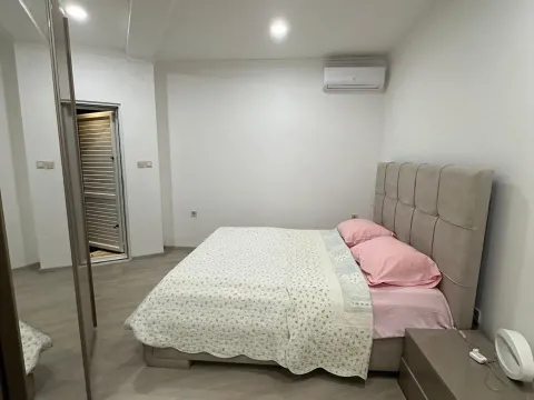 Izdavanje, jednosoban stan, 54m², Risan, Kotor - image 6